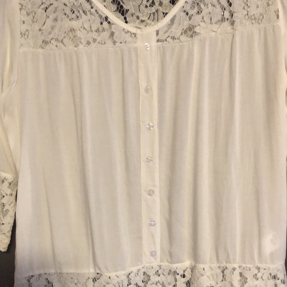 Lace blouse- Size large- White - Picture 5 of 7